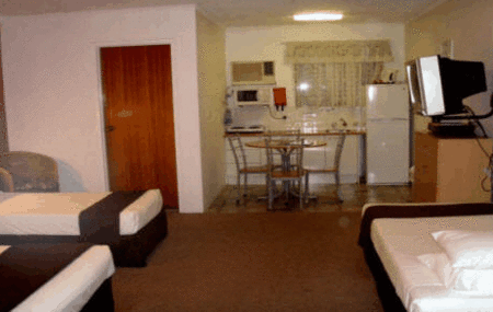 Bella Villa Motor Inn - C Tourism 3