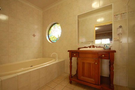 Country Gardens Motor Inn - C Tourism 0