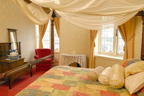 Mickey Bourkes Koroit Hotel - C Tourism 1