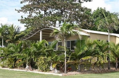 BIG4 Rollingstone Beach Caravan Resort - C Tourism 0