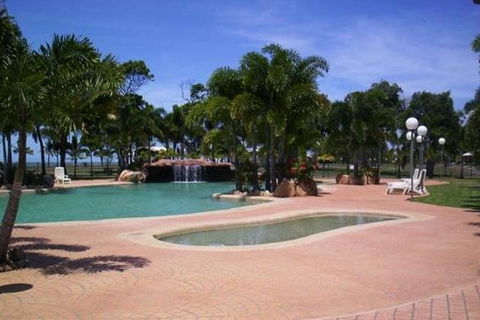 BIG4 Rollingstone Beach Caravan Resort - C Tourism 4