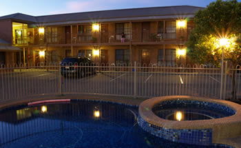 Rodney Motor Inn - C Tourism 4