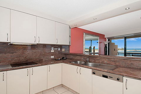 Windward Passage, Golden Beach - C Tourism 3