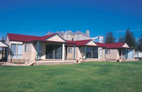 The Mac's Beachfront Villas - C Tourism 0