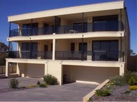The Lighthouse Accommodation - C Tourism 0