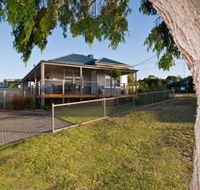Serenity Holiday House - C Tourism