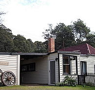 Glenbrook House and Cottage - C Tourism