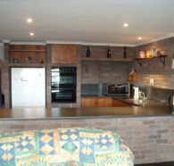 Three Hut Point Waterfront Accommodation - C Tourism