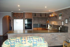 Three Hut Point Waterfront Accommodation - C Tourism 0