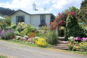 Castle Forbes Bay House - C Tourism 0
