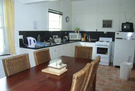 Giants' Table And Cottages - C Tourism 3