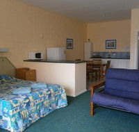 Penguin Holiday Apartments - C Tourism