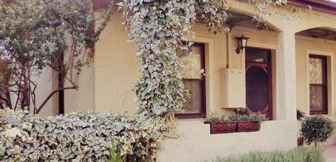 Old England Accommodation - C Tourism 5