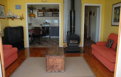 A Lake House At Burrill Lake - C Tourism 1