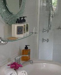 CeeSpray On Owen Bed And Breakfast - C Tourism 3