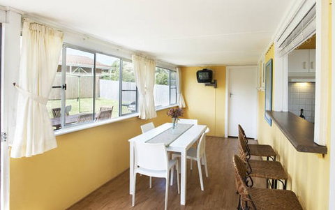 C'est La Vie Manyana - C Tourism 1