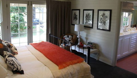 Book Barn Cottage - C Tourism 2