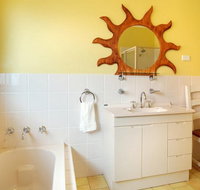 Burra by the Beach - C Tourism