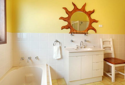 Burra By The Beach - C Tourism 0