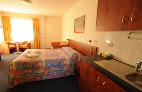 Amber Court Coonabarabran - C Tourism 5