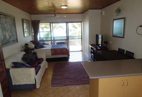 Mackay Beach Accommodation - C Tourism 0