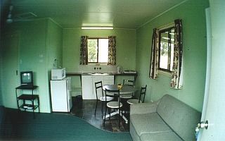 Glen Aplin QLD C Tourism