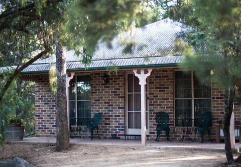 Honeysuckle Cottages And The Rocks Restaurant - C Tourism 4
