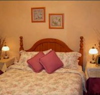 Rosellas at Canyon Lookout - C Tourism