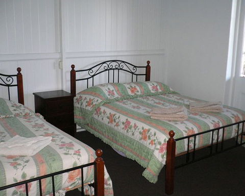 Carrollee Hotel - C Tourism 0