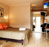 Discovery Cairns - C Tourism