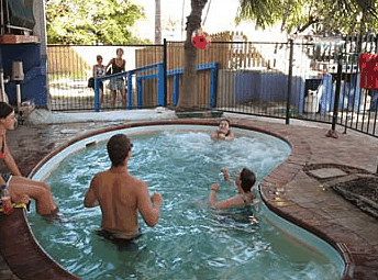 Globetrotters Budget Accommodation - C Tourism