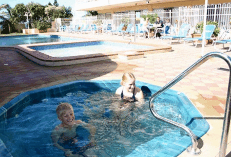 Bahia Beachfront Apartments - C Tourism