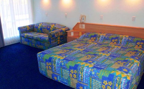 Runaway Bay Motor Inn - C Tourism 2