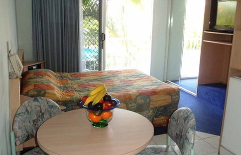 Runaway Bay Motor Inn - C Tourism 3