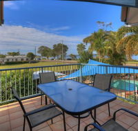 Dolphin Waters Holiday Apartments - C Tourism