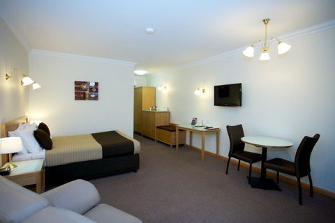 Best Western Golden Grain Motor Inn - C Tourism 1