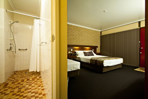 Sarina Motor Inn - C Tourism 2