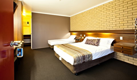 Sarina Motor Inn - C Tourism 3