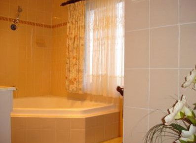 Lake Front Motel - C Tourism 5