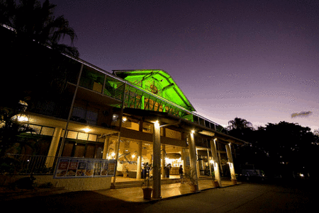 Club Crocodile Airlie Beach - C Tourism