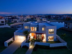 Coombabah QLD C Tourism