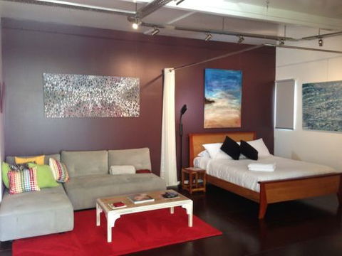 ArtHOUSE Beachfront Accommodation - C Tourism 3