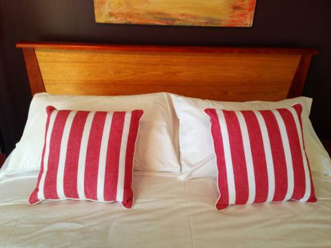 ArtHOUSE Beachfront Accommodation - C Tourism 4