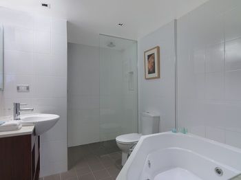 Amora Riverwalk Melbourne - C Tourism 2