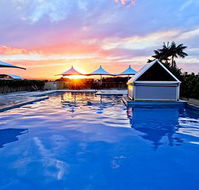 Oaks Waterfront Resort - The Entrance - C Tourism