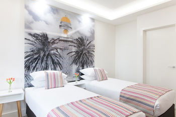 Abode By Easystay - C Tourism 14