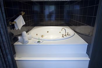 Bell Motel - C Tourism 4