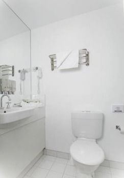 Miami Hotel Melbourne - C Tourism 11