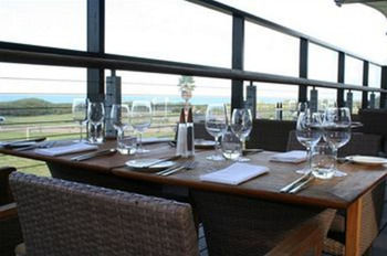 Caves Beachside Hotel - C Tourism 13