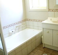 Madigan Wine Country Cottages - C Tourism